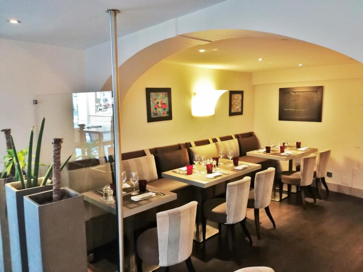 Hotel Du Cafe Des Arts Шинон Экстерьер фото